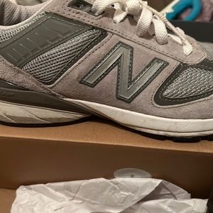 New Balance 990v5   Right torn toe